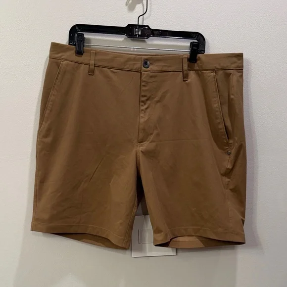 Vuori Men's Tan Shorts Size 38 NWOT - Picture 1 of 5
